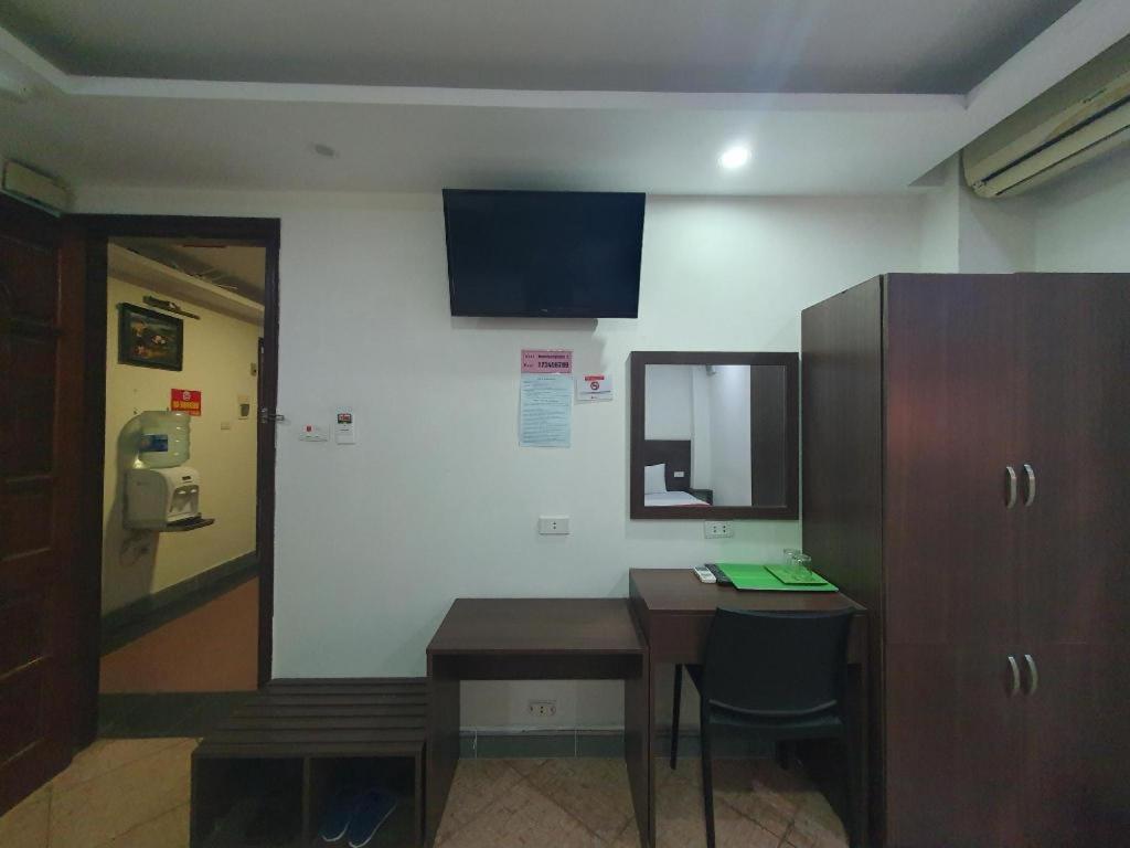เรดดอร์ซ ใกล้ถนนเลวานเลือง Hotel ฮานอย ภายนอก รูปภาพ